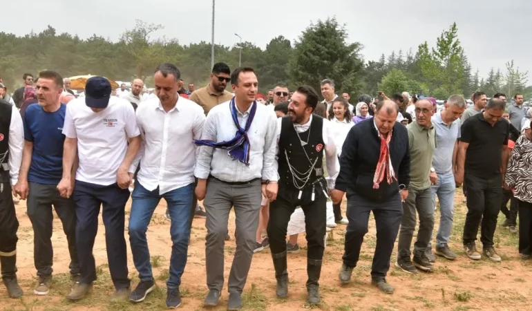 Başkan Eşki Karadeniz rüzgarına eşlik etti