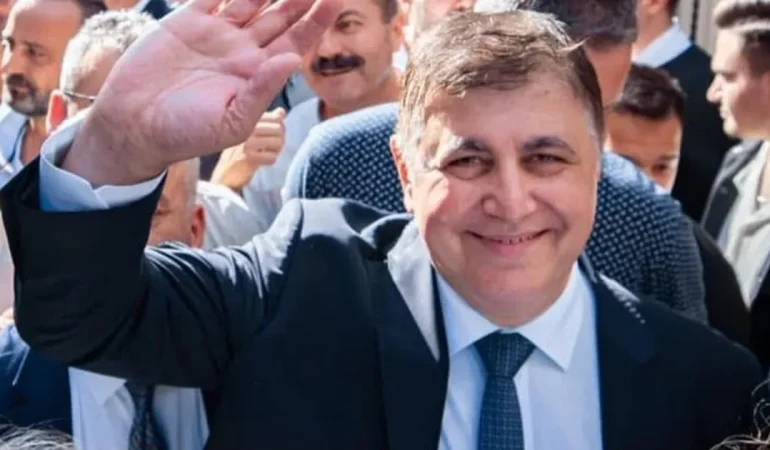 Başkan Tugay’dan greve karşı dayanışma çağrısı