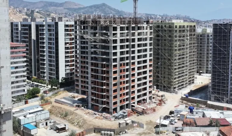 Başkan Tugay’dan Örnekköy’de kentsel dönüşüm denetimi