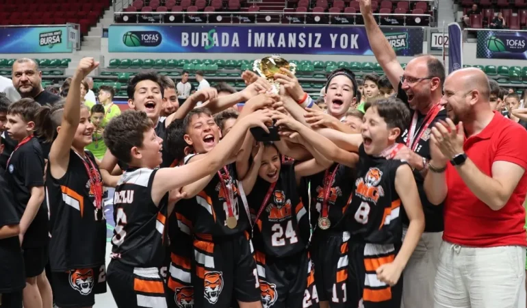 Basketbolda sezon finali Bursa’da yapıldı