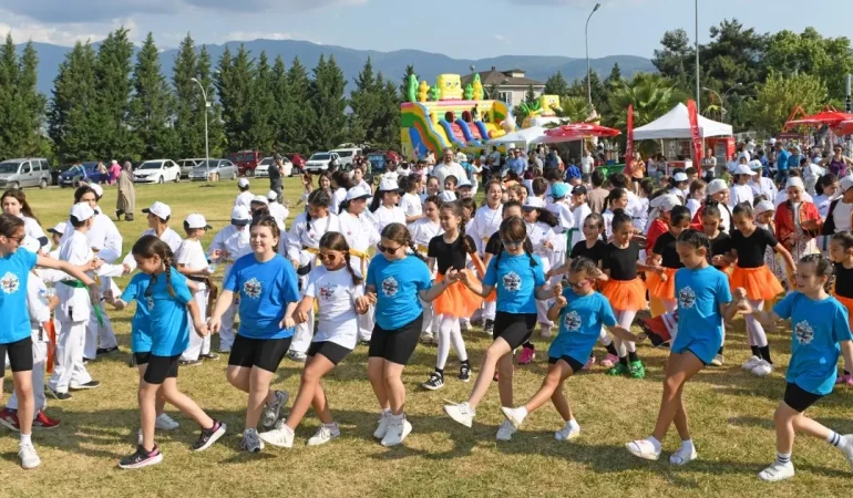 Bursa Osmangazi Belediyesi’nden gençlik ve spor şenliği