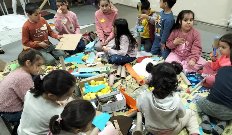 Bursa’da çocuklar ‘Esnek Oyun Alanı’nda eğlenerek öğrendi