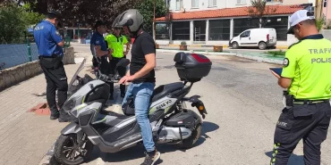 edirne-kesanda-motosiklet-denetiminde-ceza-yagdi-fA1hPXph.webp