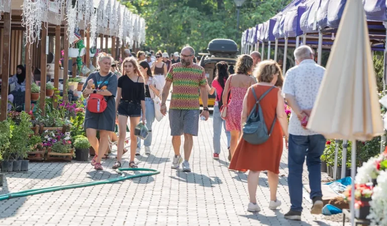 İzmir’de Kültürpark çiçek açtı