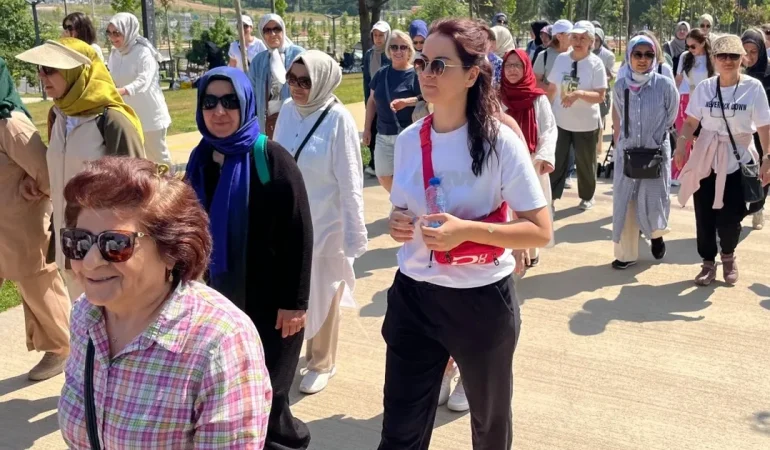 Kadınlar sağlıklı yaşam için yürüdü