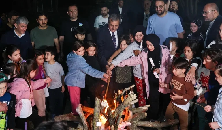 Kamp ateşini Başkan Yusuf Alemdar yaktı