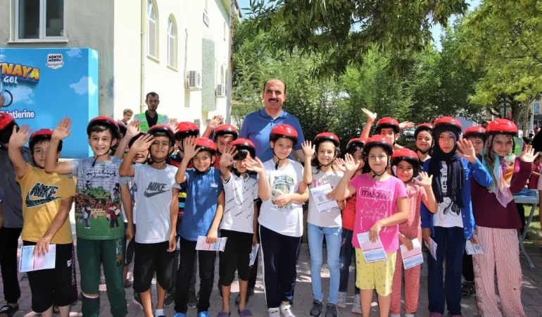 Konya’da çocuklara bisiklet hediyesi