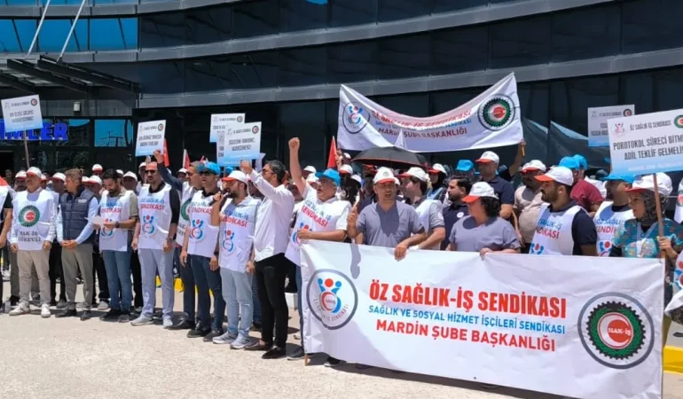 Mardin’de sağlık emekçileri kamu protokolüne tepki için alanda