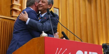 muharrem-ince-chpye-katildi-bu-bir-kucaklasma-hasret-giderme-t8LdpAwQ.webp