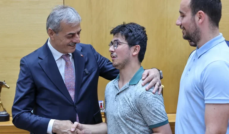 Sakarya Büyükşehir’in geleneği bu bayram da bozulmadı