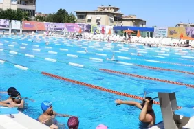 temiz-havuz-sertifikali-konak-acik-yuzme-havuzunda-sezon-basladi-mmzbjPXJ.webp
