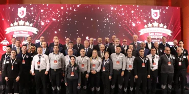 24-guvenlik-gorevlisine-onur-odulu-1765363256-275_large