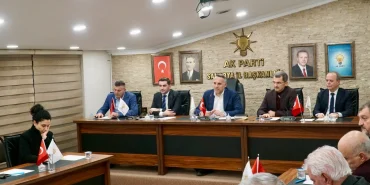 ak-parti-sakarya-da-degerlendirme-toplantilari-yapildi-1765268268-803_large