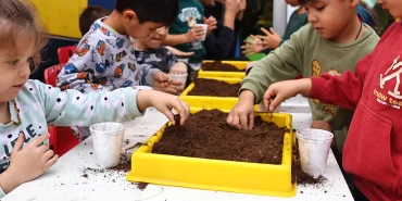 antalyali-minikler-bir-saksi-bir-umut-projesiyle-toprakla-bulustu-1764688104-150_large