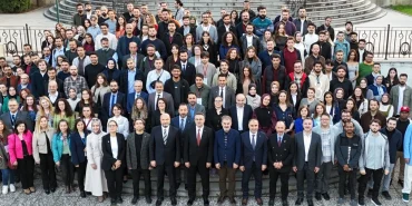 btu-de-mezunlar-catisi-altinda-yeniden-bulustu-1764744514-451_large