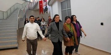 bursa-da-obam-ve-osmek-ten-farkindalik-bulusmasi-1764761331-505_large