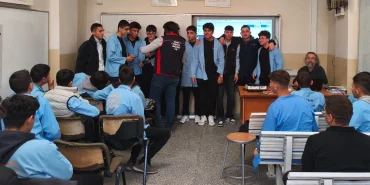 bursa-da-ogrenciler-elektronik-atiklar-konusunda-bilgilendirildi-1764848293-972_large