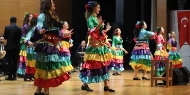 bursa-da-roman-ve-balkan-gecesi-coskusu-1765368925-593_large