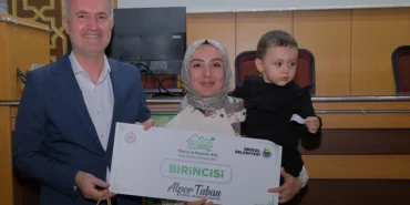 bursa-inegol-de-aile-okulunda-oduller-sahiplerini-buldu-1765200027-439_large