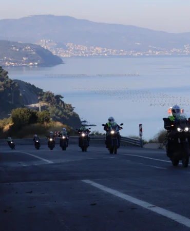 bursa-jandarmasi-ndan-motosiklet-guvenli-ve-ileri-surus-kursu-tamamlandi-1765116434-870_large