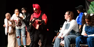 bursa-osmangazi-de-engelliler-ilk-kez-sahneye-cikti-1765197637-336_large