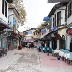 bursa-osmangazi-de-tarihi-arap-sukru-sokagi-kacak-lardan-arindirildi-1765103220-6_large