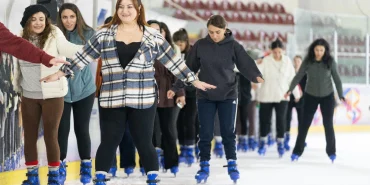 buyuksehir-kulturpark-ve-bostanli-da-buz-pisti-kuruyor-1765011375-318_large