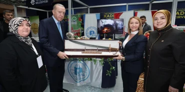 cumhurbaskani-erdogan-a-baskan-tekin-den-ozel-hediye-1765087932-434_large