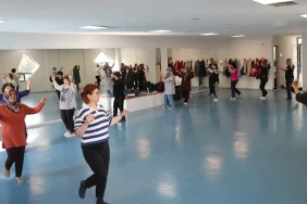 denizli-de-akadinlara-zeybek-kursu-basladi-1765283917-598_large