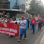 emekliler-samsun-dan-ankara-ya-yurudu-tandogan-meydani-nda-hak-mucadelesi-1765095816-93_large