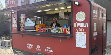 istanbul-bakirkoy-de-b-mola-karavan-kafe-hizmete-acildi-1765365826-232_large