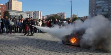 istanbul-beylikduzu-belediyesi-calisanlarina-yangin-guvenlik-egitimi-1765281469-55_large