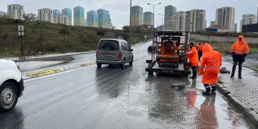 istanbul-da-metrekareye-67-kilogram-yagis-dustu-1765115353-256_large