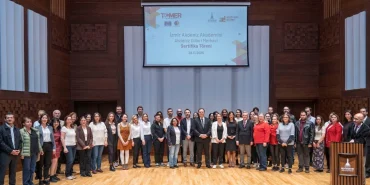 izmir-in-cok-dilli-ve-cok-kulturlu-yapisinda-sertifika-coskusu-1764830501-702_large