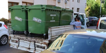 izmir-karabaglar-da-cop-konteynerleri-yenileniyor-1764665037-421_large