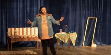 izmir-narlidere-de-ozel-anne-oyunu-sanatseverlerle-bulustu-1764838259-55_large