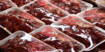 izmit-te-halk-et-yuzleri-guldururken-askida-et-destegi-suruyor-1765380685-442_large