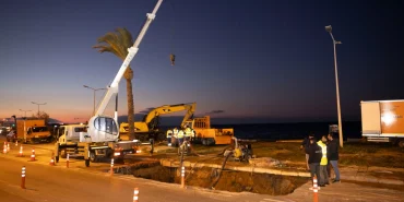 izsu-ekipleri-guzelbahce-narlidere-ana-iletim-hattindaki-arizayi-giderdi-1765355756-45_large