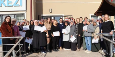 kocaeli-de-guclu-kadin-guclu-toplum-da-ilk-grup-egitimler-tamamlandi-1765197752-272_large