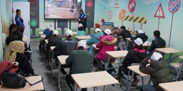 kocaeli-de-ozel-bireylere-trafik-bilinci-egitimi-1764767342-202_large