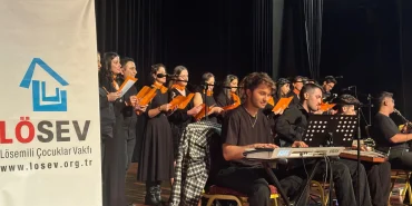 losev-sen-varsan-biz-variz-diyerek-gonullulerine-tesekkur-etti-1765198379-938_large