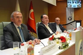 manisa-da-baskan-dutlulu-ticaret-odasi-nda-is-insanlariyla-bulustu-1765286332-770_large