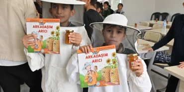 manisa-da-miniklere-arilarin-dunyasi-tanitiliyor-1764684139-954_large