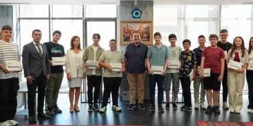 manisa-da-ogrencilere-egitim-destegi-odemeleri-basliyor-1765283486-684_large