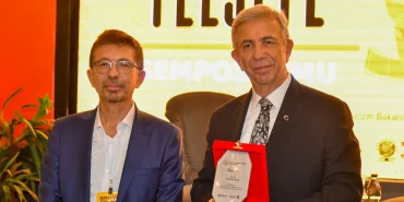 mansur-yavas-felsefe-sempozyumu-nda-1764971819-478_large