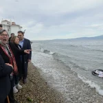 pakize-anne-den-mudanya-da-denize-siyah-celenk-1765089514-518_large