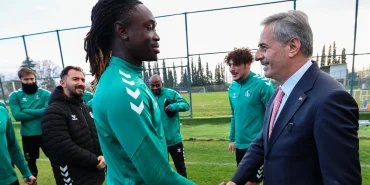 rustemler-tesisleri-nde-sakaryaspor-a-moral-destegi-1765296918-518_large