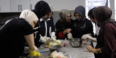 sakarya-buyuksehir-den-arifiye-ye-profesyonel-mutfak-atolyesi-1764677020-601_large