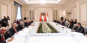 tbmm-baskani-kurtulmus-tacikistanli-mevkidasi-ile-bulustu-1764677376-91_large