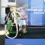 trabzon-buyuksehir-den-ciftcilere-sut-sagim-makinesi-destegi-1764858522-198_large